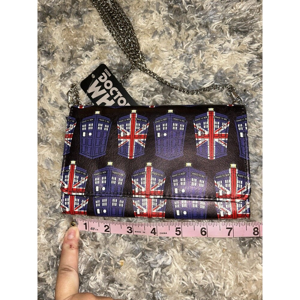 Doctor Who Wallet with Chain Police Public Call Box Pattern Crossbody New - Picture 3 of 7